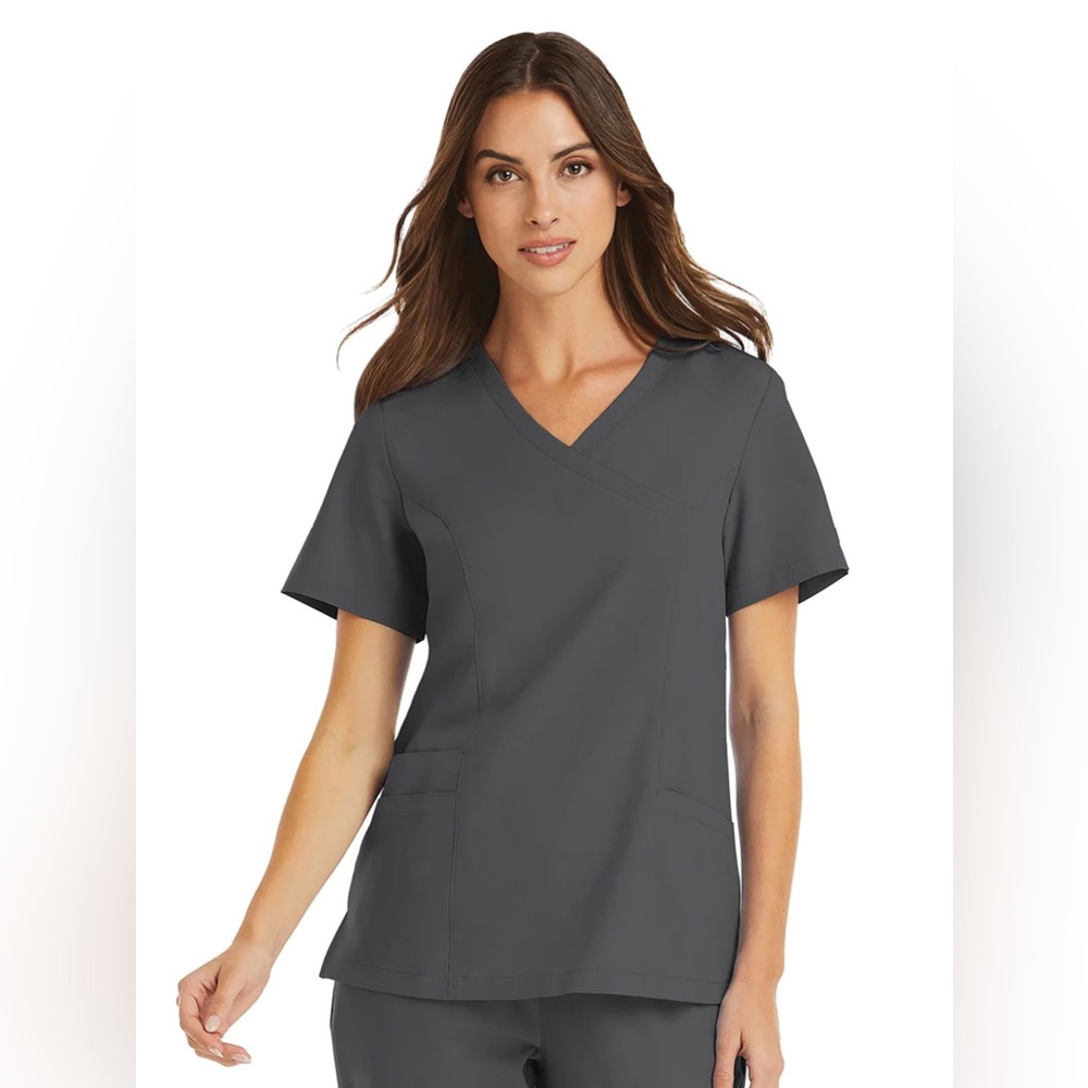 Maevn Momentum Scrub top
